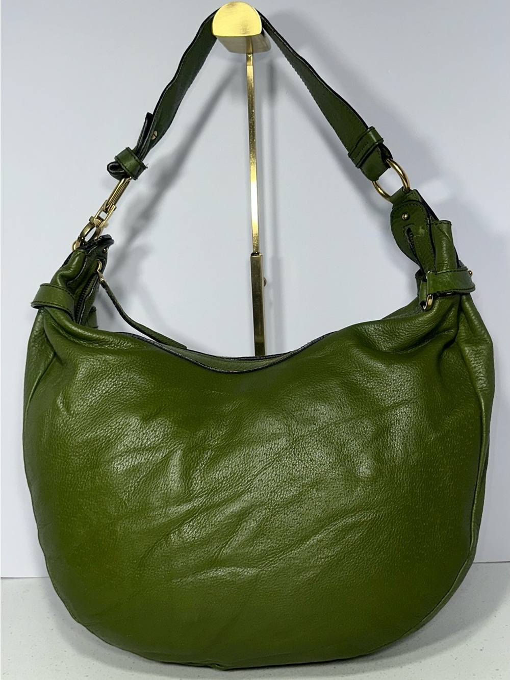 Salvatore Ferragamo hobo bag with a Gancini clasp - Picture 1 of 10